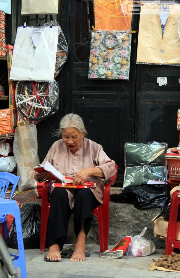 Đồ mã truyền thống đang dần biến mất thay vào đó là những đồ công nghệ cao.